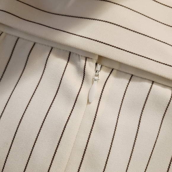 Sara Battaglia | Women's Classic White & Black Striped Skirt Suit (Size Large) - Picture 14 of 16